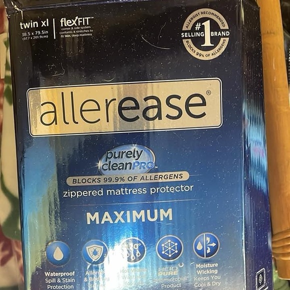 Allerease Twin XL mattress protector - Picture 1 of 1